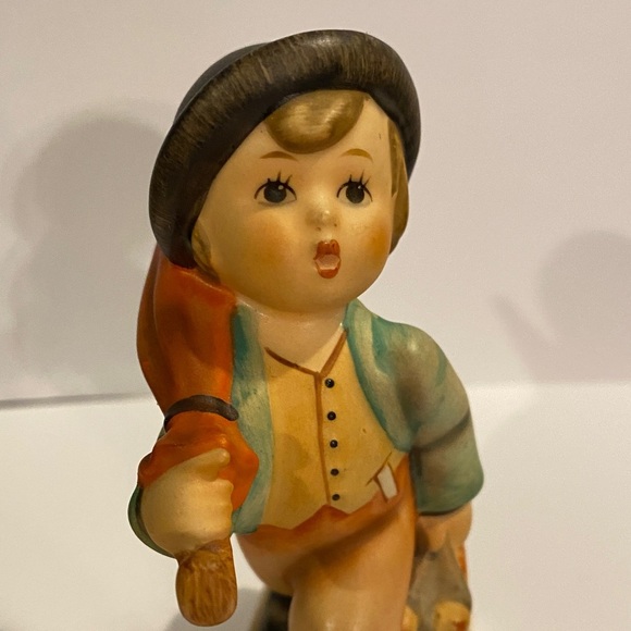 Merry Wanderer Goebel Figurine with Vibrant Orange and Green Details - Picture 4 of 5